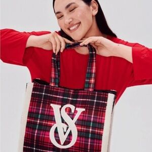 BNWT Victorias Secret Tartan Plaid with Fleece Trim VS Monogram holiday tote. OS